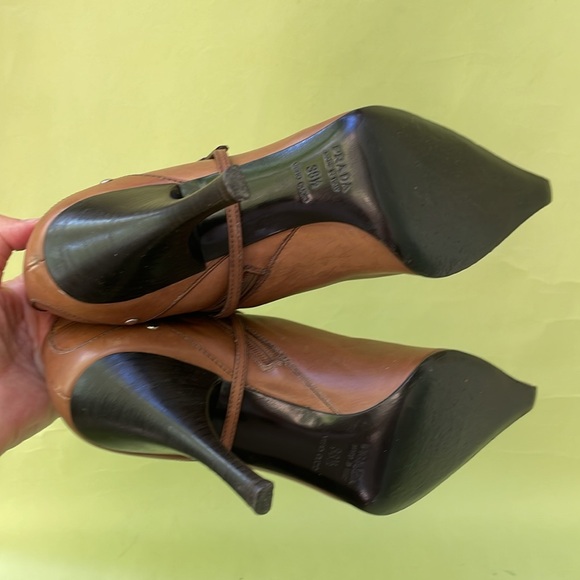 Vintage tan/silver Prada distressed leather booties - Picture 14 of 16